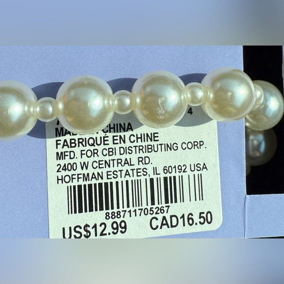 Claire's Black Velvet Bow and Faux Pearl Choker Necklace - Picture 6 of 6